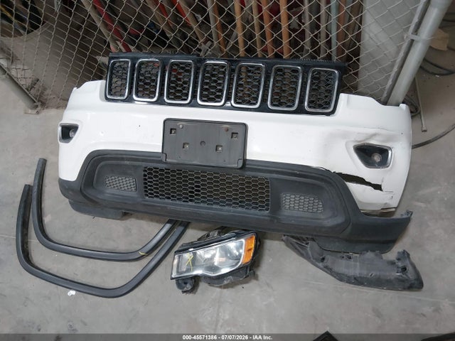 1C4RJFAG8HC651700 Jeep Grand Cherokee Laredo