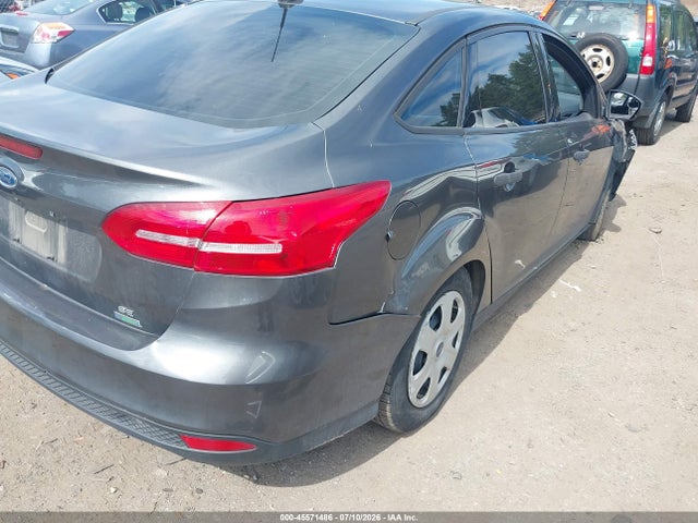 Ford FOCUS S 2016 1FADP3E25GL367452 Image 14
