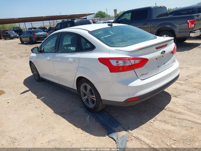 Ford FOCUS SE 2014 1FADP3F22EL224325 Image 3