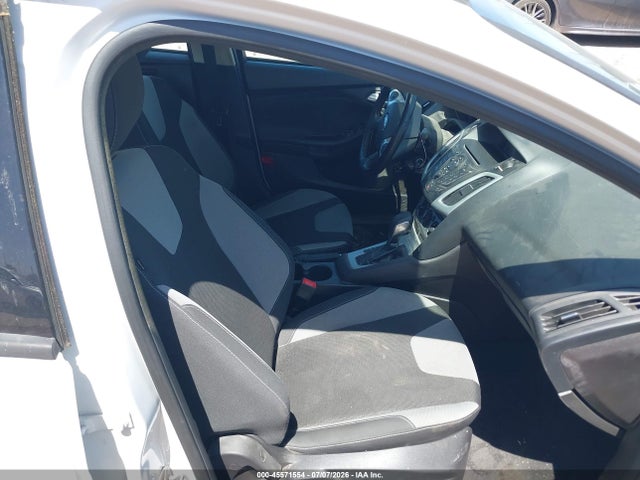 Ford FOCUS SE 2014 1FADP3F22EL224325 Image 5