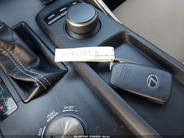 45571594 :رقم المزاد ، JTHBA1D25H5050865 vin ، 2017 Lexus Is 200t مزاد بيع