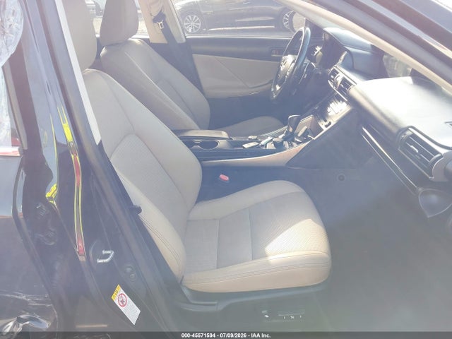 45571594 :رقم المزاد ، JTHBA1D25H5050865 vin ، 2017 Lexus Is 200t مزاد بيع