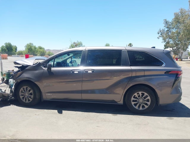 Toyota SIENNA LE 2021 5TDKRKEC4MS049430 Image 14