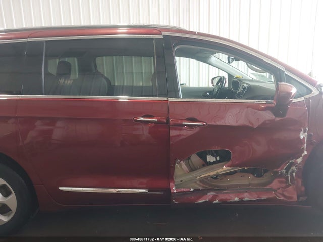 Продаж на аукціоні авто 2017 Chrysler Pacifica Touring-l Plus, vin: 2C4RC1EGXHR510576, номер лоту: 45571782