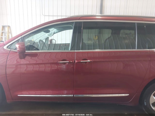 Продаж на аукціоні авто 2017 Chrysler Pacifica Touring-l Plus, vin: 2C4RC1EGXHR510576, номер лоту: 45571782