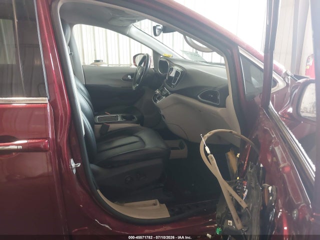 Продаж на аукціоні авто 2017 Chrysler Pacifica Touring-l Plus, vin: 2C4RC1EGXHR510576, номер лоту: 45571782