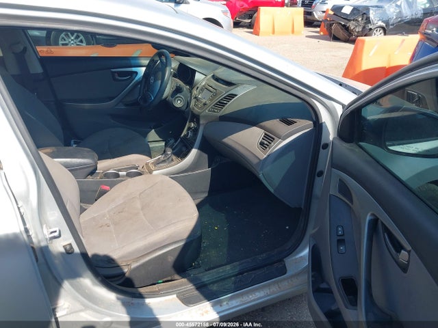 Продажа на аукционе авто 2015 Hyundai Elantra Se, vin: 5NPDH4AE6FH618947, номер лота: 45572158