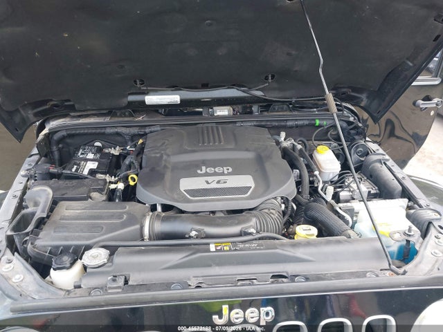 45572188 :رقم المزاد ، 1C4AJWBG4JL852415 vin ، 2018 Jeep Wrangler Jk Sahara 4x4 مزاد بيع