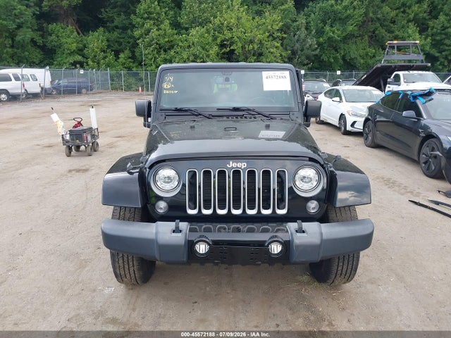 45572188 :رقم المزاد ، 1C4AJWBG4JL852415 vin ، 2018 Jeep Wrangler Jk Sahara 4x4 مزاد بيع