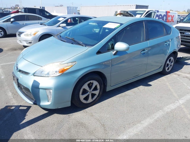 Toyota Prius Two 2015 JTDKN3DU2F1881599 Image 2