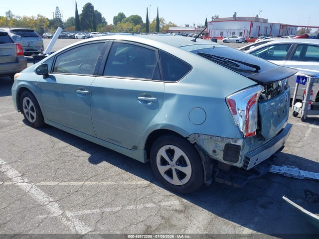 Toyota Prius Two 2015 JTDKN3DU2F1881599 Image 3
