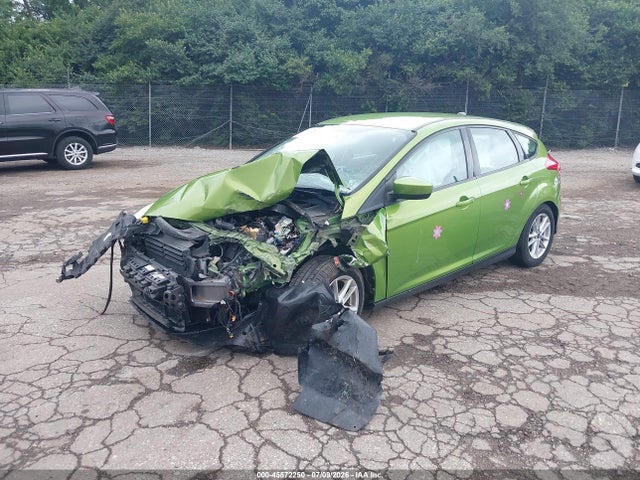 Ford FOCUS SE 2018 1FADP3K24JL307156 Image 2