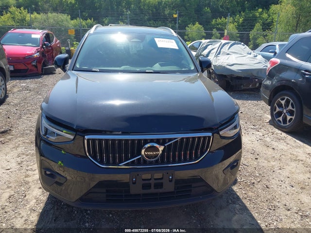 Продажа на аукционе авто 2023 Volvo Xc40 B5 Plus Bright Theme, vin: YV4L12UN2P2107395, номер лота: 45572255