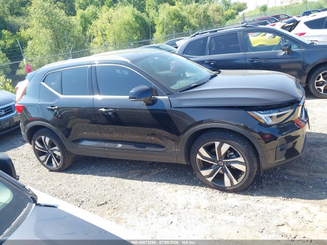 Продажа на аукционе авто 2023 Volvo Xc40 B5 Plus Bright Theme, vin: YV4L12UN2P2107395, номер лота: 45572255