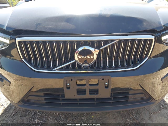 Продажа на аукционе авто 2023 Volvo Xc40 B5 Plus Bright Theme, vin: YV4L12UN2P2107395, номер лота: 45572255