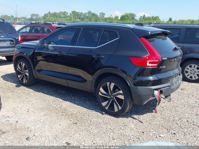 Продажа на аукционе авто 2023 Volvo Xc40 B5 Plus Bright Theme, vin: YV4L12UN2P2107395, номер лота: 45572255
