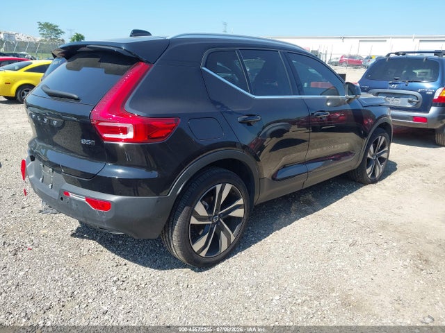 Продажа на аукционе авто 2023 Volvo Xc40 B5 Plus Bright Theme, vin: YV4L12UN2P2107395, номер лота: 45572255