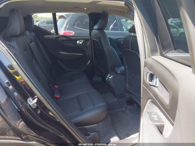 Продажа на аукционе авто 2023 Volvo Xc40 B5 Plus Bright Theme, vin: YV4L12UN2P2107395, номер лота: 45572255