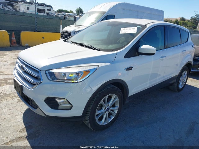Ford ESCAPE SE 2017 1FMCU9G95HUA23655 Image 2