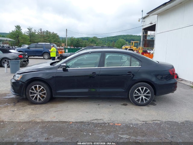 2017 Volkswagen Jetta 1.4t Se მანქანა იყიდება აუქციონზე, vin: 3VWDB7AJXHM275277, აუქციონის ნომერი: 45572375