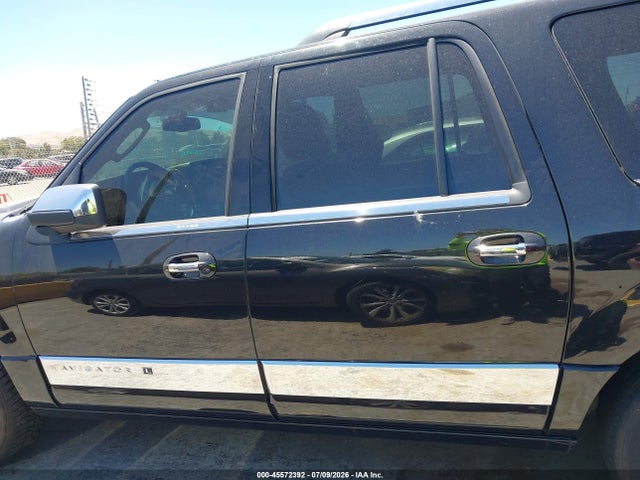 5LMJJ3J59EEL05710 Lincoln NAVIGATOR L