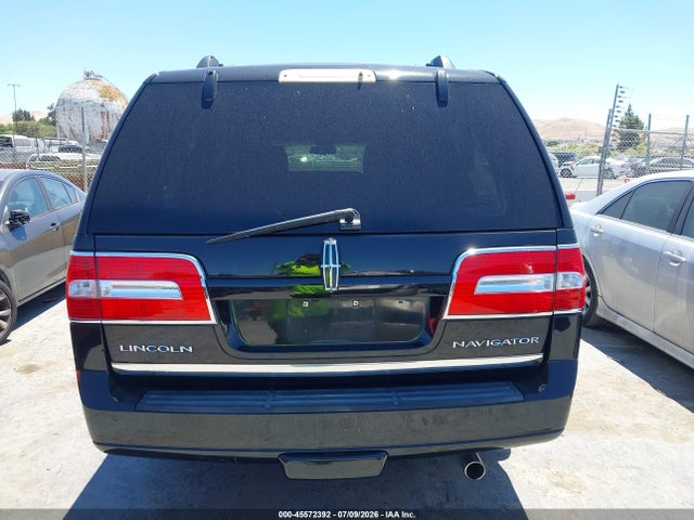5LMJJ3J59EEL05710 Lincoln NAVIGATOR L