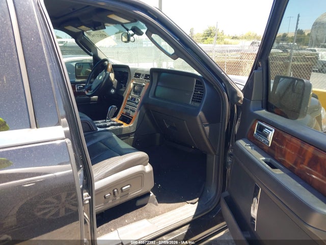 5LMJJ3J59EEL05710 Lincoln NAVIGATOR L