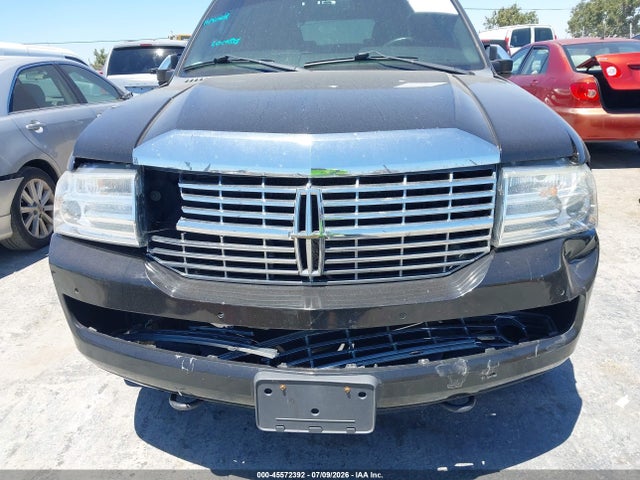 5LMJJ3J59EEL05710 Lincoln NAVIGATOR L