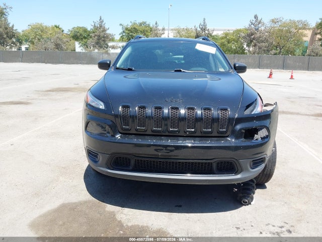 1C4PJLASXHW592982 Jeep Cherokee Altitude