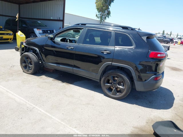 1C4PJLASXHW592982 Jeep Cherokee Altitude