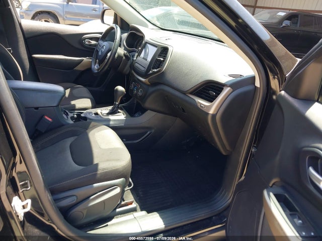 1C4PJLASXHW592982 Jeep Cherokee Altitude