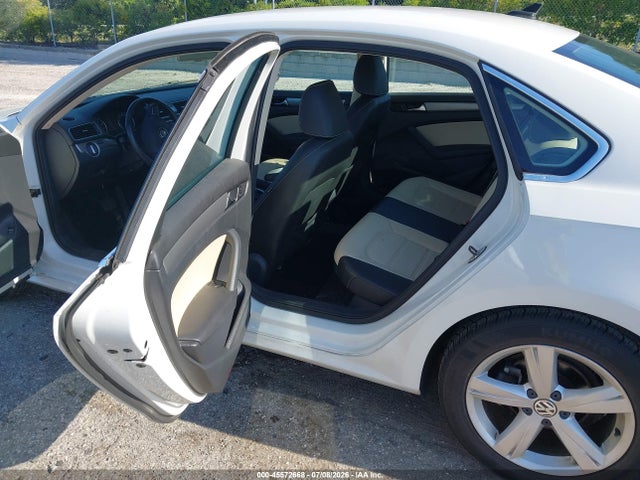 Продажа на аукционе авто 2014 Volkswagen Passat 1.8t Se, vin: 1VWBT7A3XEC121204, номер лота: 45572668