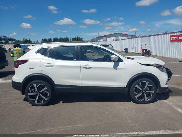 45572687 :رقم المزاد ، JN1BJ1CW4NW494592 vin ، 2022 Nissan Rogue Sport Sl Awd Xtronic Cvt مزاد بيع