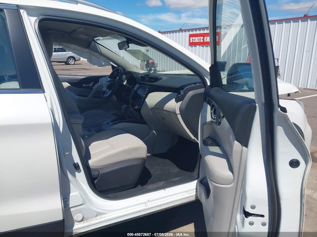 45572687 :رقم المزاد ، JN1BJ1CW4NW494592 vin ، 2022 Nissan Rogue Sport Sl Awd Xtronic Cvt مزاد بيع