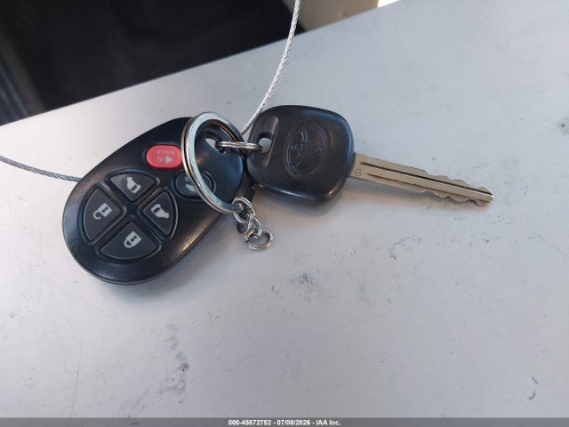 5TDXK3DC2ES500177 Toyota Sienna Se 8 Passenger