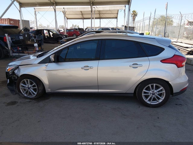 Ford FOCUS SE 2018 1FADP3K24JL251154 Image 14