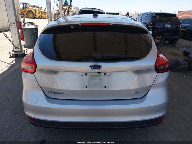 Ford FOCUS SE 2018 1FADP3K24JL251154 Image 16