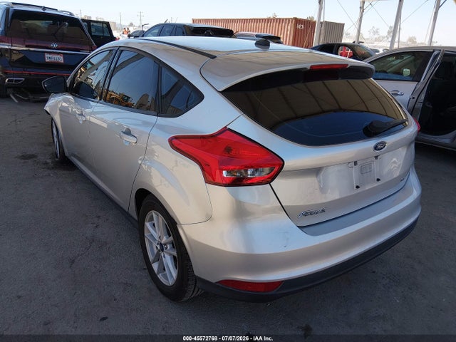 Ford FOCUS SE 2018 1FADP3K24JL251154 Image 3