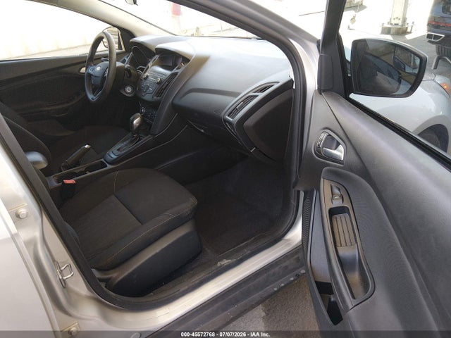 Ford FOCUS SE 2018 1FADP3K24JL251154 Image 5