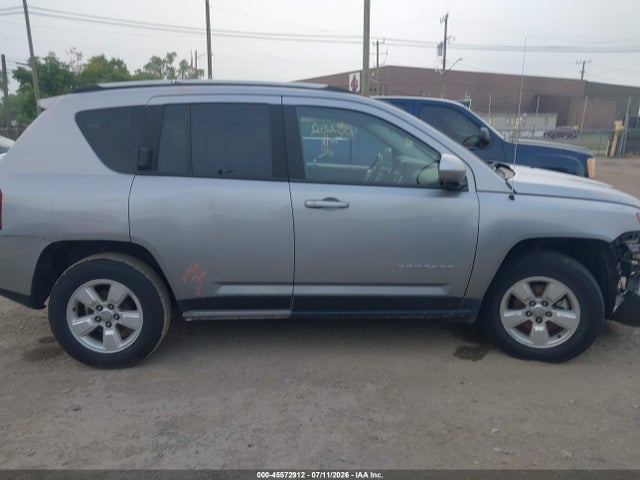 45572912 :رقم المزاد ، 1C4NJCEA4HD206674 vin ، 2017 Jeep Compass Latitude مزاد بيع