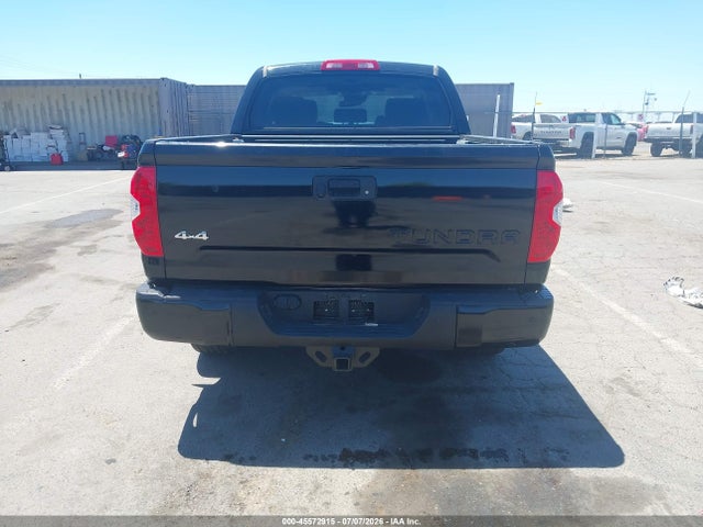 45572915 :رقم المزاد ، 5TFAY5F16JX764678 vin ، 2018 Toyota Tundra Platinum 5.7l V8 مزاد بيع