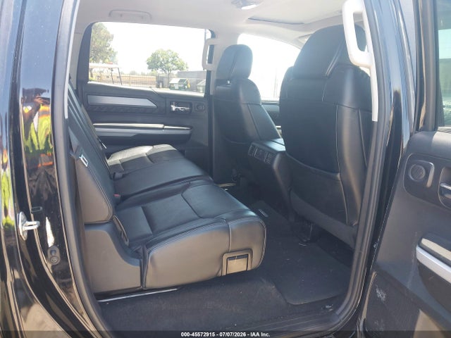 45572915 :رقم المزاد ، 5TFAY5F16JX764678 vin ، 2018 Toyota Tundra Platinum 5.7l V8 مزاد بيع