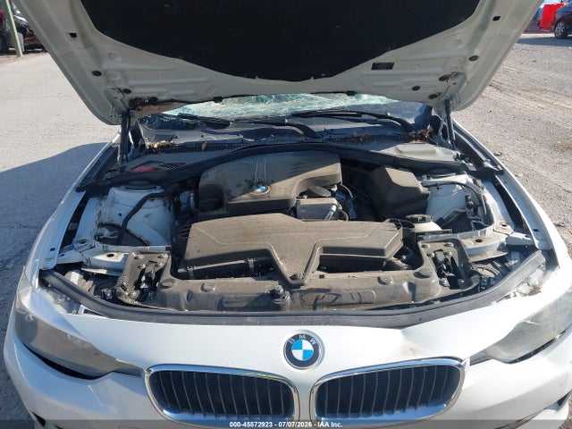 45572923 :رقم المزاد ، WBA3B1G52ENT00113 vin ، 2014 Bmw 320i مزاد بيع
