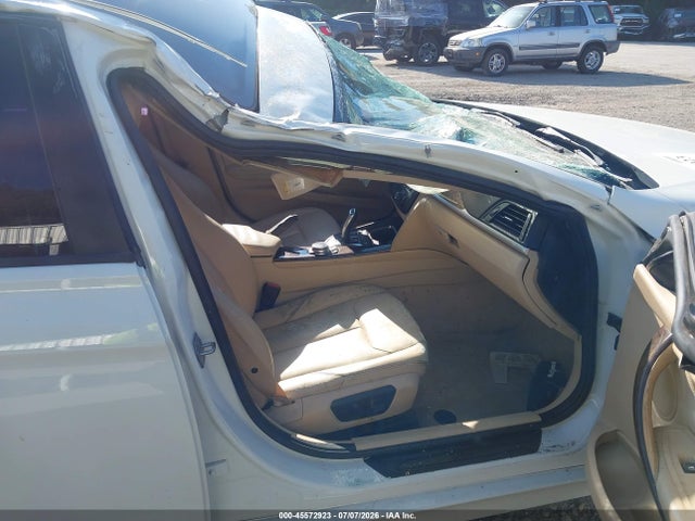 45572923 :رقم المزاد ، WBA3B1G52ENT00113 vin ، 2014 Bmw 320i مزاد بيع
