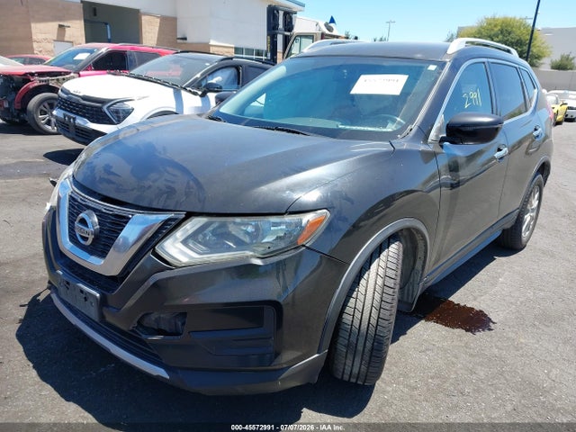 Nissan ROGUE SV 2017 JN8AT2MT7HW390829 Image 2
