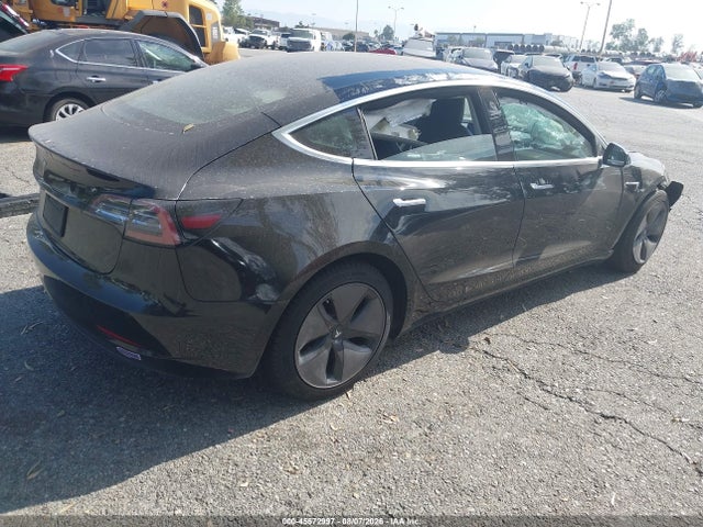 Продажа на аукционе авто 2018 Tesla Model 3 Long Range/mid Range, vin: 5YJ3E1EA8JF173211, номер лота: 45572997