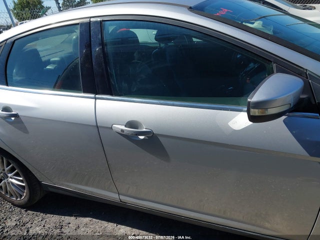 1FADP3J23EL264548 Ford Focus Titanium