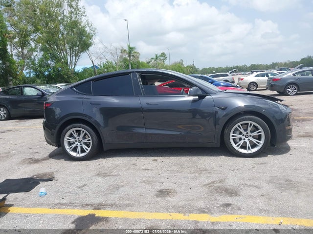 2024 Tesla Model Y Long Range Single Motor Rear-wheel Drive/rwd მანქანა იყიდება აუქციონზე, vin: 7SAYGDED1RF038517, აუქციონის ნომერი: 45573183
