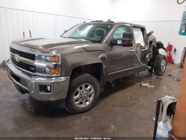 2015 Chevrolet Silverado 2500hd Built After Aug 14 Ltz მანქანა იყიდება აუქციონზე, vin: 1GC1KWE84FF671659, აუქციონის ნომერი: 45573202