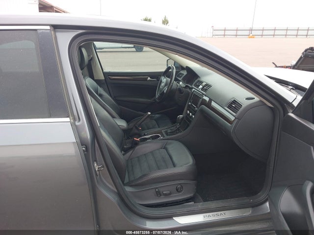 2014 Volkswagen Passat 2.0l Tdi Sel Premium მანქანა იყიდება აუქციონზე, vin: 1VWCN7A30EC086963, აუქციონის ნომერი: 45573255